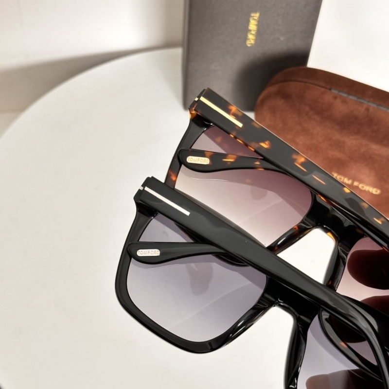 TOM FORD